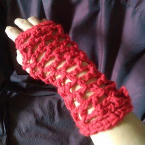 Spiderella gloves (in red)